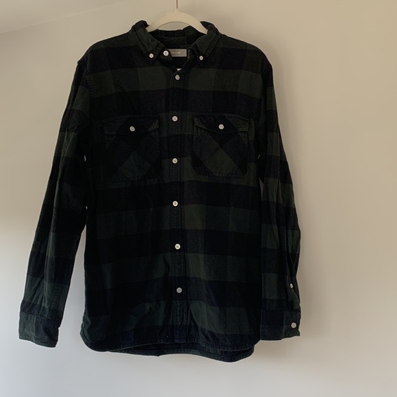 EVERLANE Men’s. Gingham Flannel Button Down - Picture 6 of 8